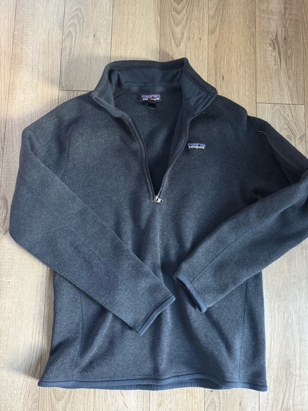 Patagonia women’s dark blue Zip-Up Fleece Pullover